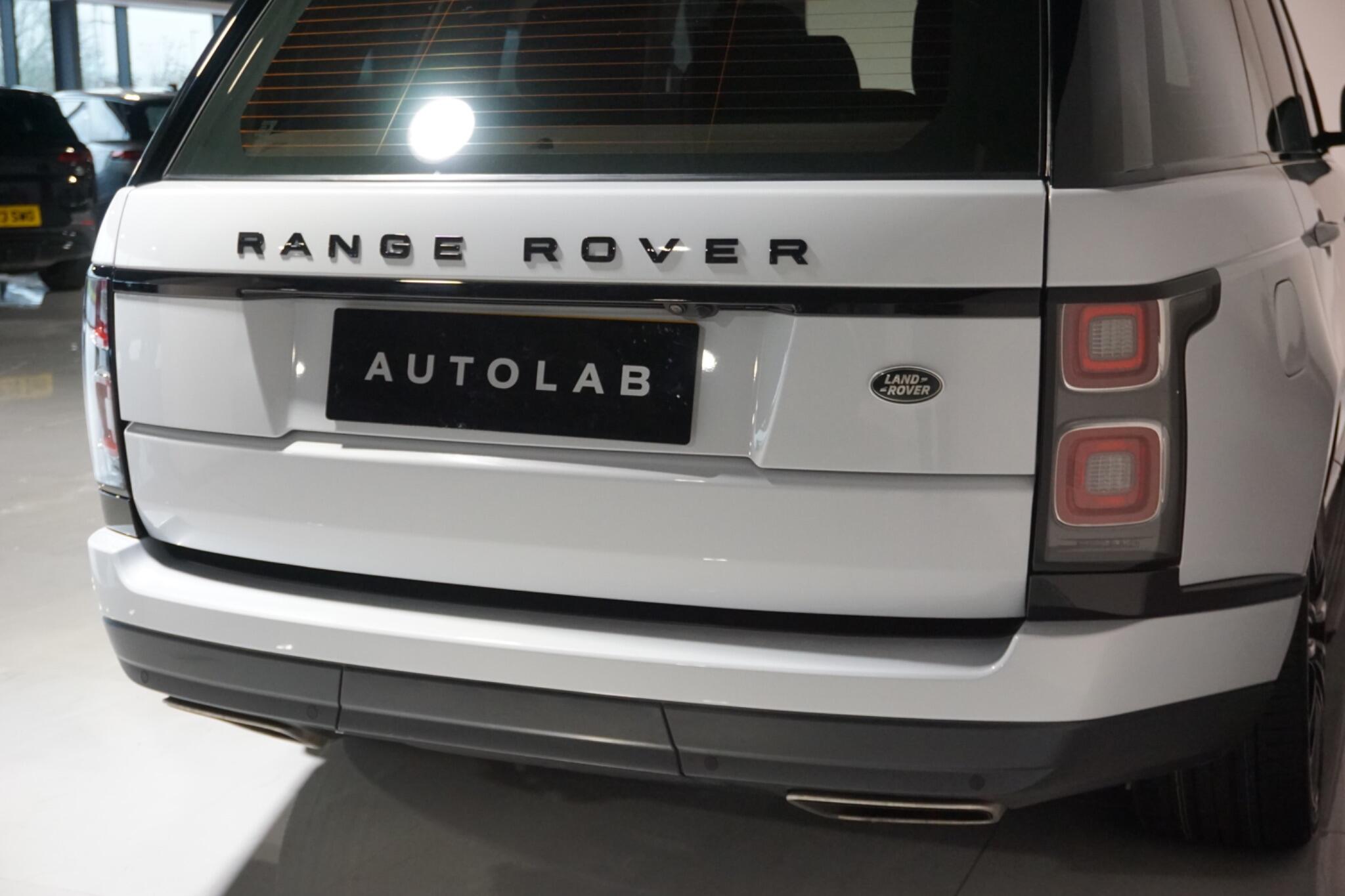 Land Rover Range Rover 2.0 P400e 13.1kWh Vogue SUV 5dr Petrol Plug-in Hybrid Auto 4WD Euro 6 (s/s) (404 ps)